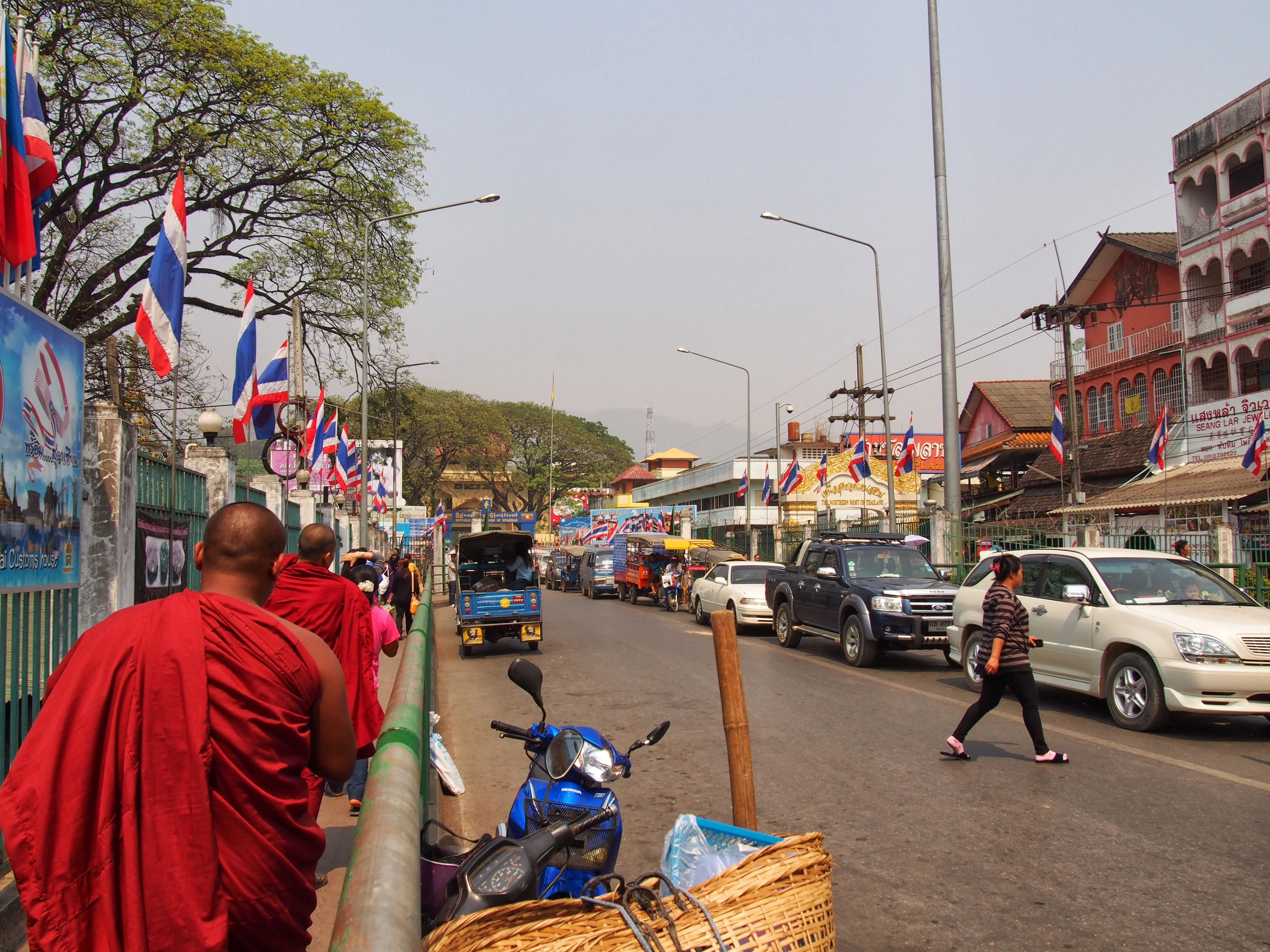 ด่านตรวจคนเข้าเมืองสะพานมิตรภาพไทย-พม่า แม่สาย