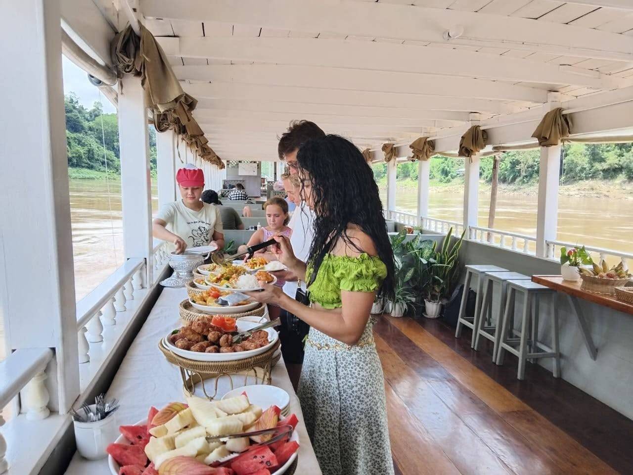 Buffet Dining