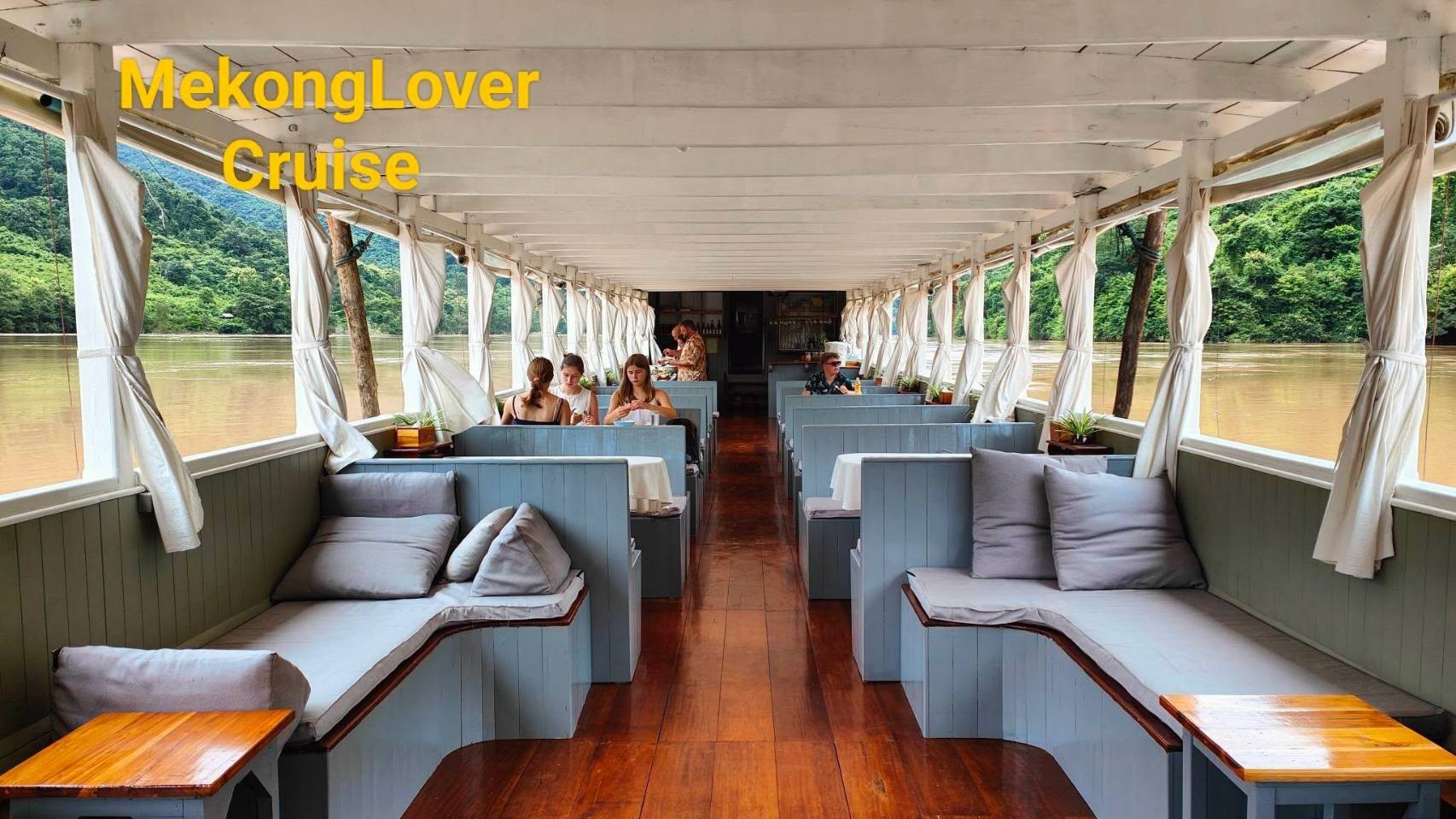 Cabin Lounge