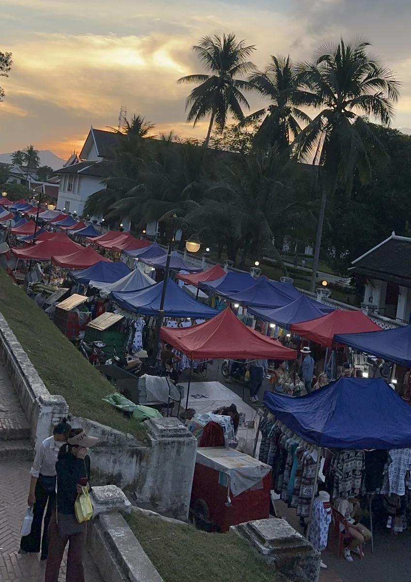 เรือล่องแม่น้ำโขงหลวงพระบาง