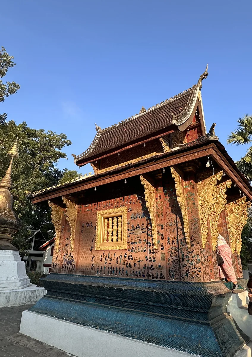 หลวงพระบางไม่ได้มีดีแค่วัดสวย แต่เป็นเมืองมรดกโลกที่ยังใช้ชีวิตอยู่จริง ภาพหน้าบทความ วัดเชียงทอง