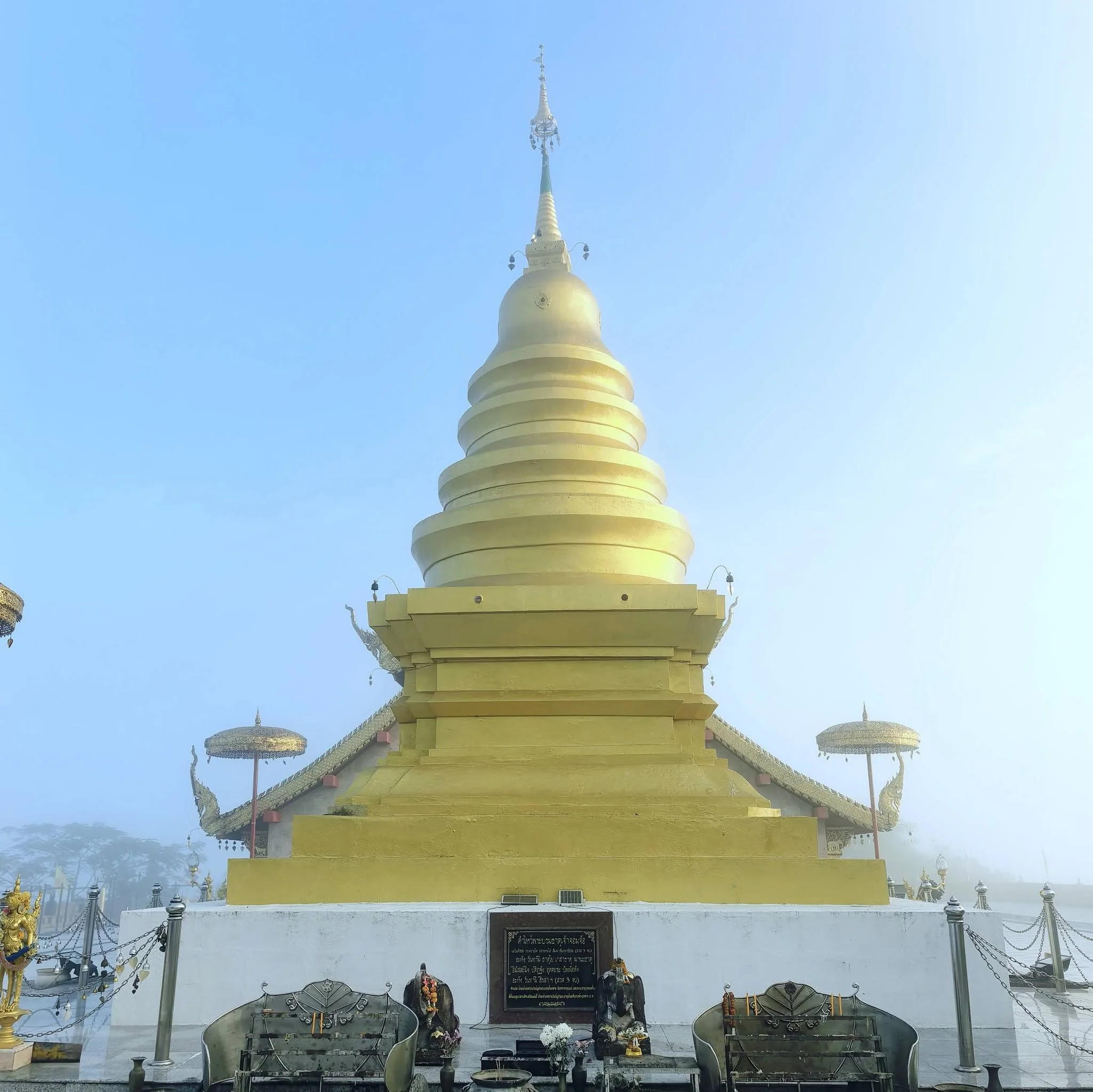 1. พระธาตุจอมจ้อ อ.เทิง จ.เชียงราย