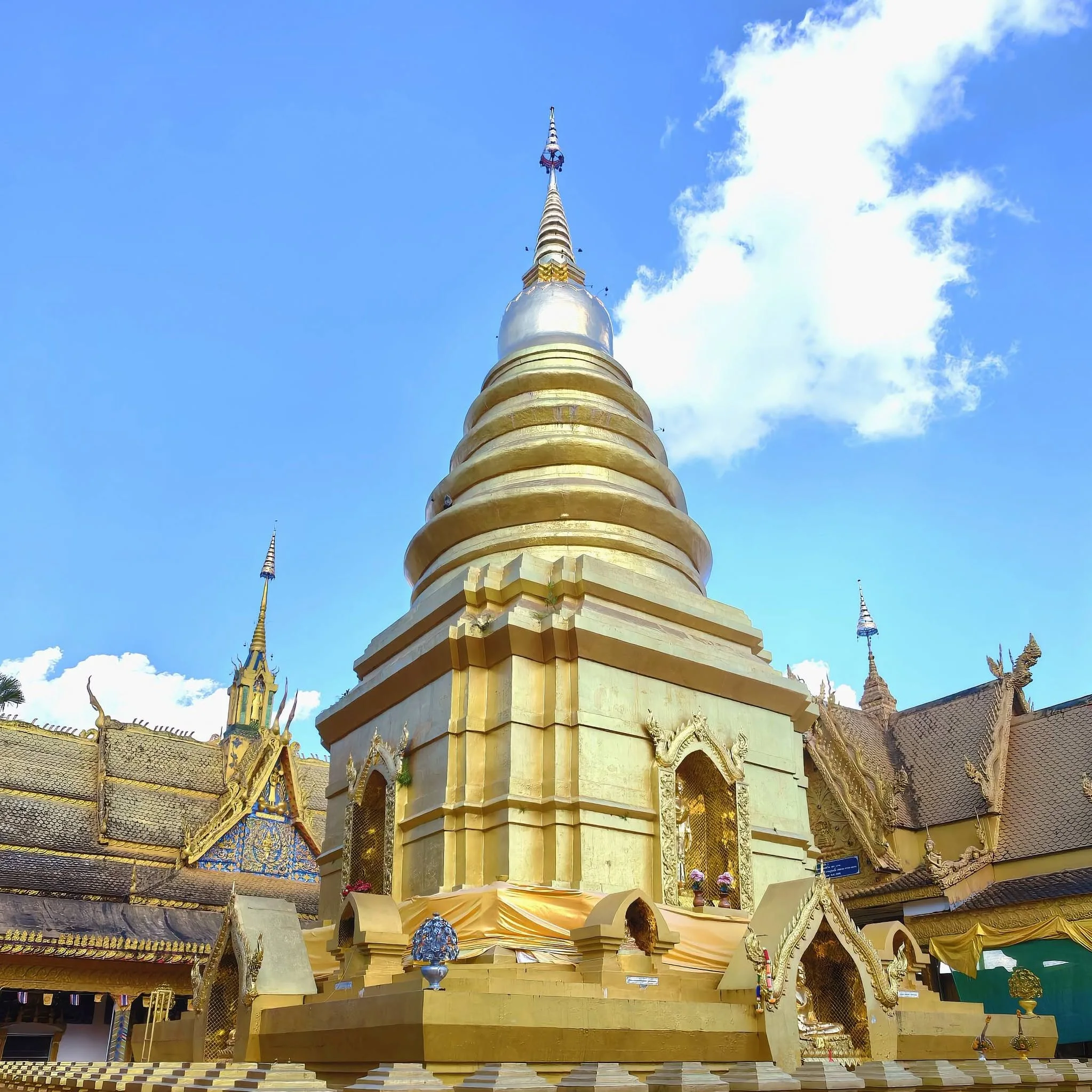 7. พระธาตุจอมสัก อ.เมืองเชียงราย