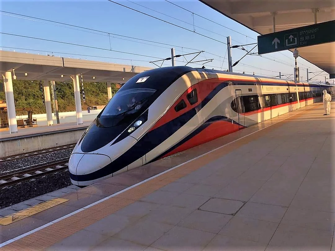 คู่มือท่องเที่ยวนั่งรถไฟความเร็วสูงลาว-จีน สู่สิบสองปันนา ฉบับอัปเดต 2569: เจาะลึกเส้นทาง R3A ขั้นตอนข้ามแดนบ่อเต็น-โม่ฮาน และแผนผังการเดินทาง