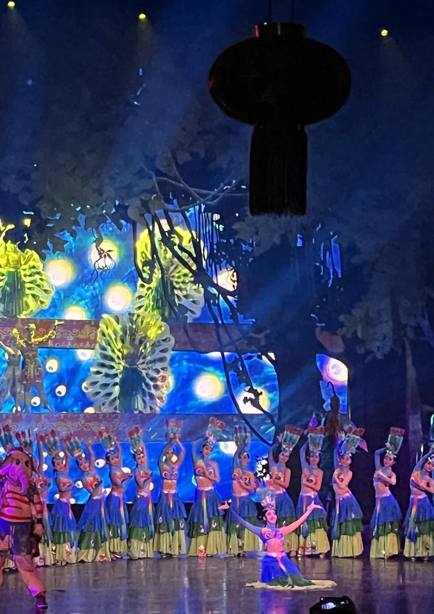 Sipsongpanna Paranasi Show 08
